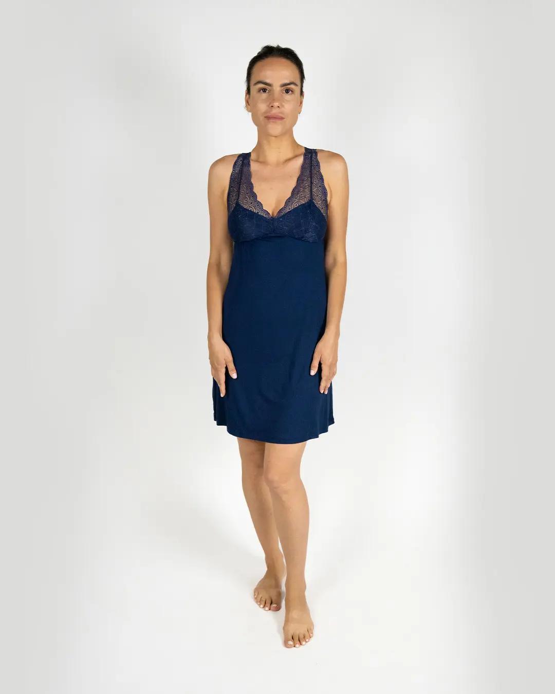 Chemise de nuit longue en soie avec dentelle Leavers Chemise de nuit longue en soie avec dentelle Leavers