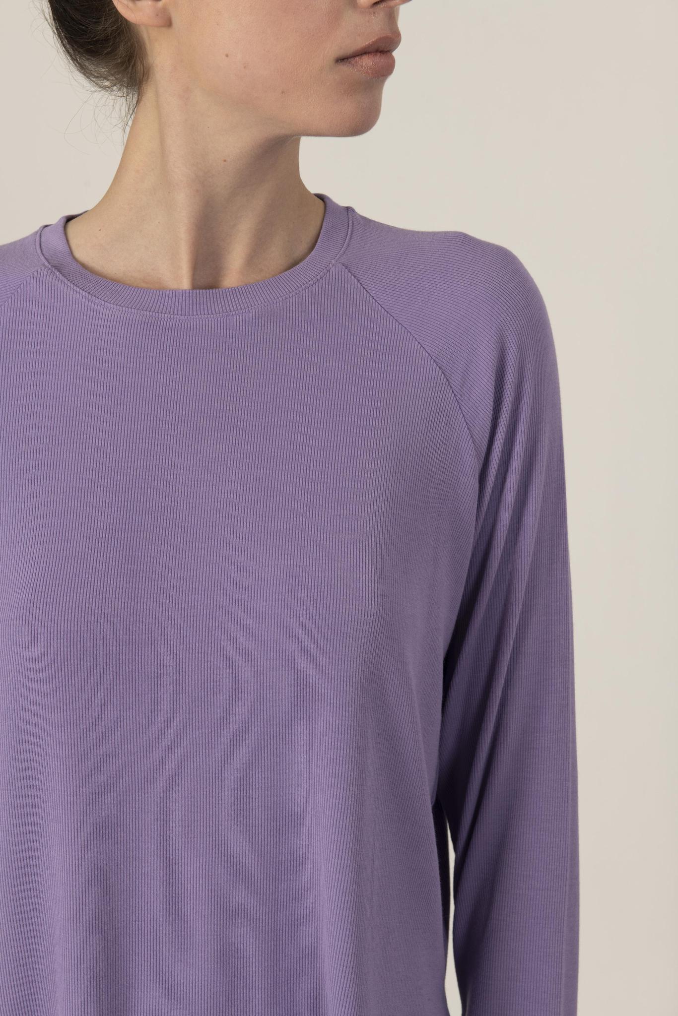 Ribbed long sleeve top in violaceous