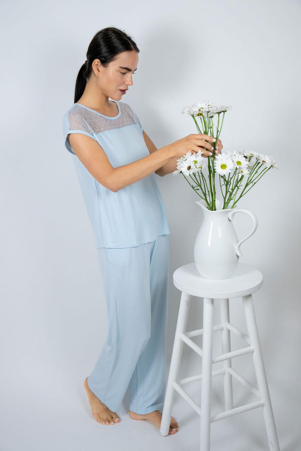 Nora t-shirt with pants set